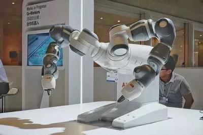 七轴工业机器人 VS 六轴工业机器人 强在哪？